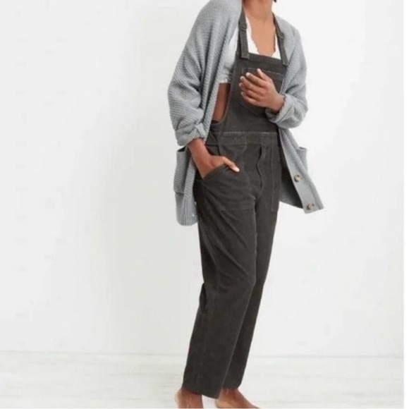NWT, Aerie Women’s Werk & Play Corduroy Raw Hem Overalls in Dark Gray, X-Small - Picture 1 of 14